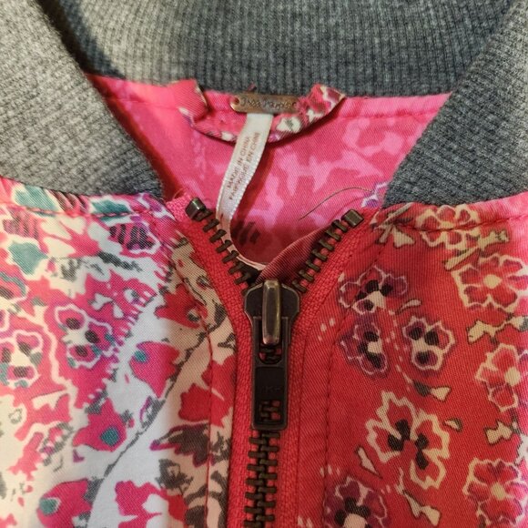 Free People Day Trip Boho Relaxed Fit Pink Paisley Bomber Zip-up Size M Jacket - Picture 6 of 6
